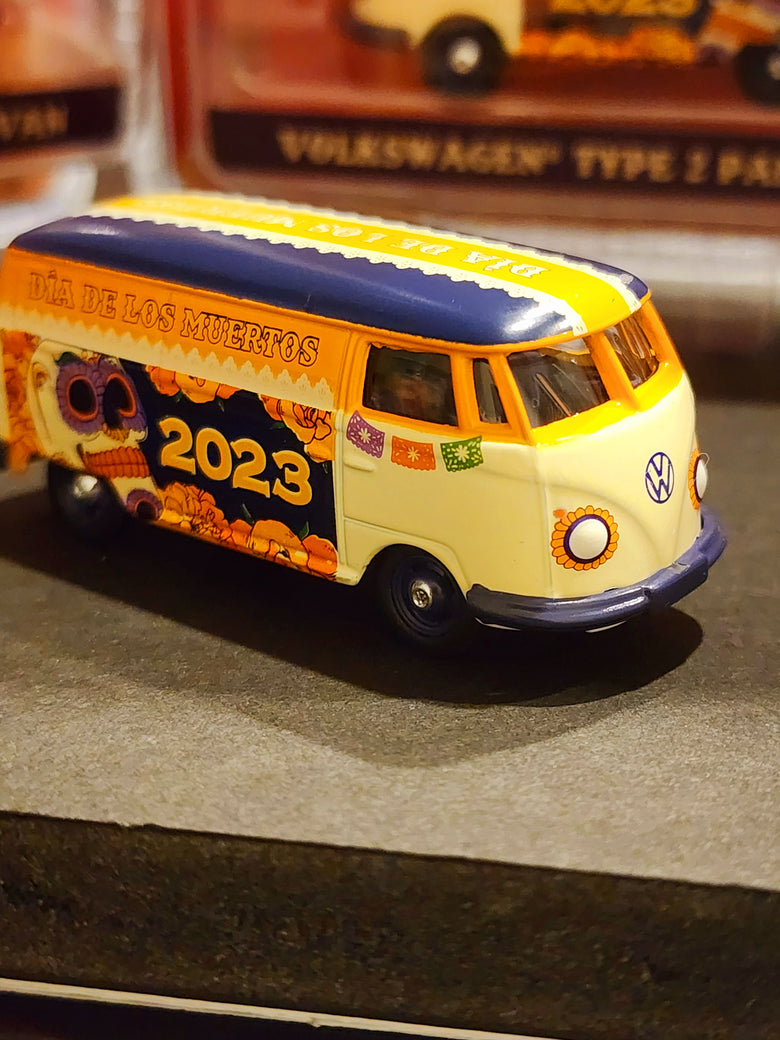 Greenlight Exclusive Volkswagen Type 2 Panel Van